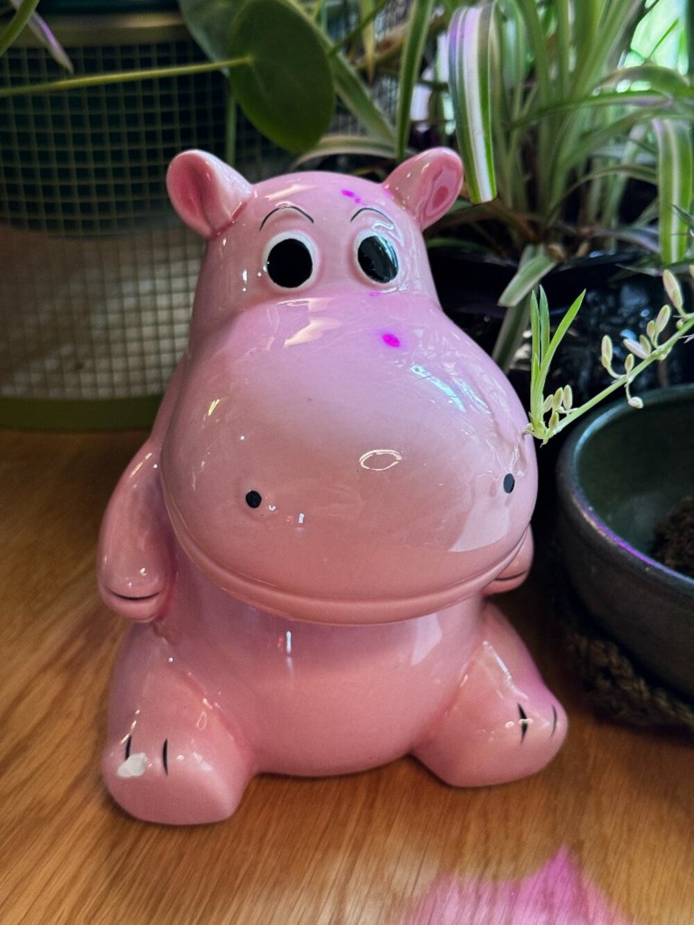 Piyo Piyo Design Ceramic Figural Pink Hippo Still Bank, Vintage Circa 1991